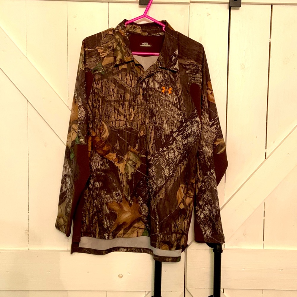 Mens medium Under Armour camo top
